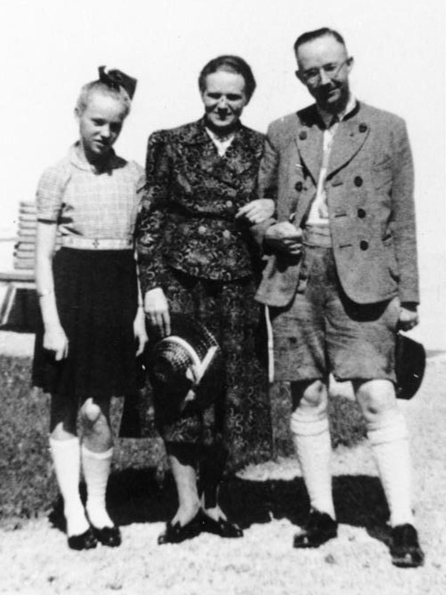 Burwitz with her mother and her father, the chicken farmer-turned-SS-chief, Heinrich Himmler (Bundesarchiv)