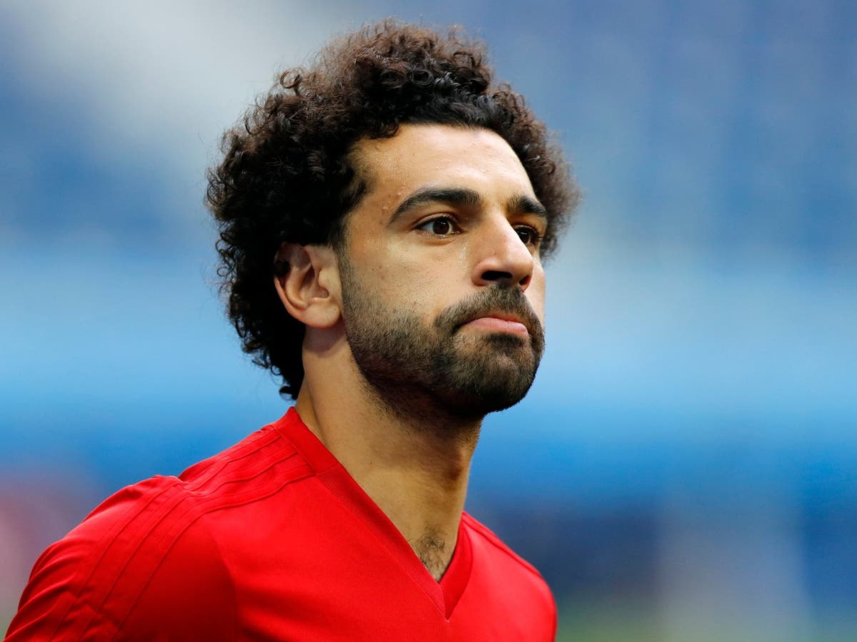 World Cup 2018 Mohamed Salah Greets Egypt Fans Outside His House After Address Is Leaked On Facebook The Independent The Independent