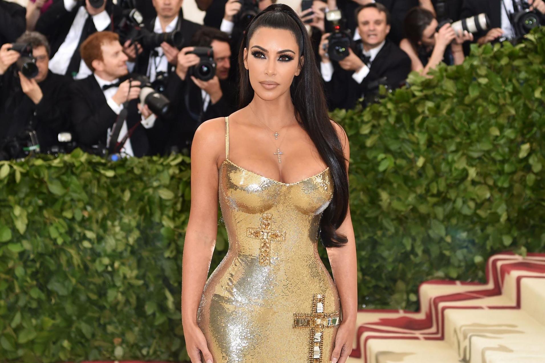 Kim Kardashian's dermatologist reveals the top plastic surgery trends of 2018 (Getty)