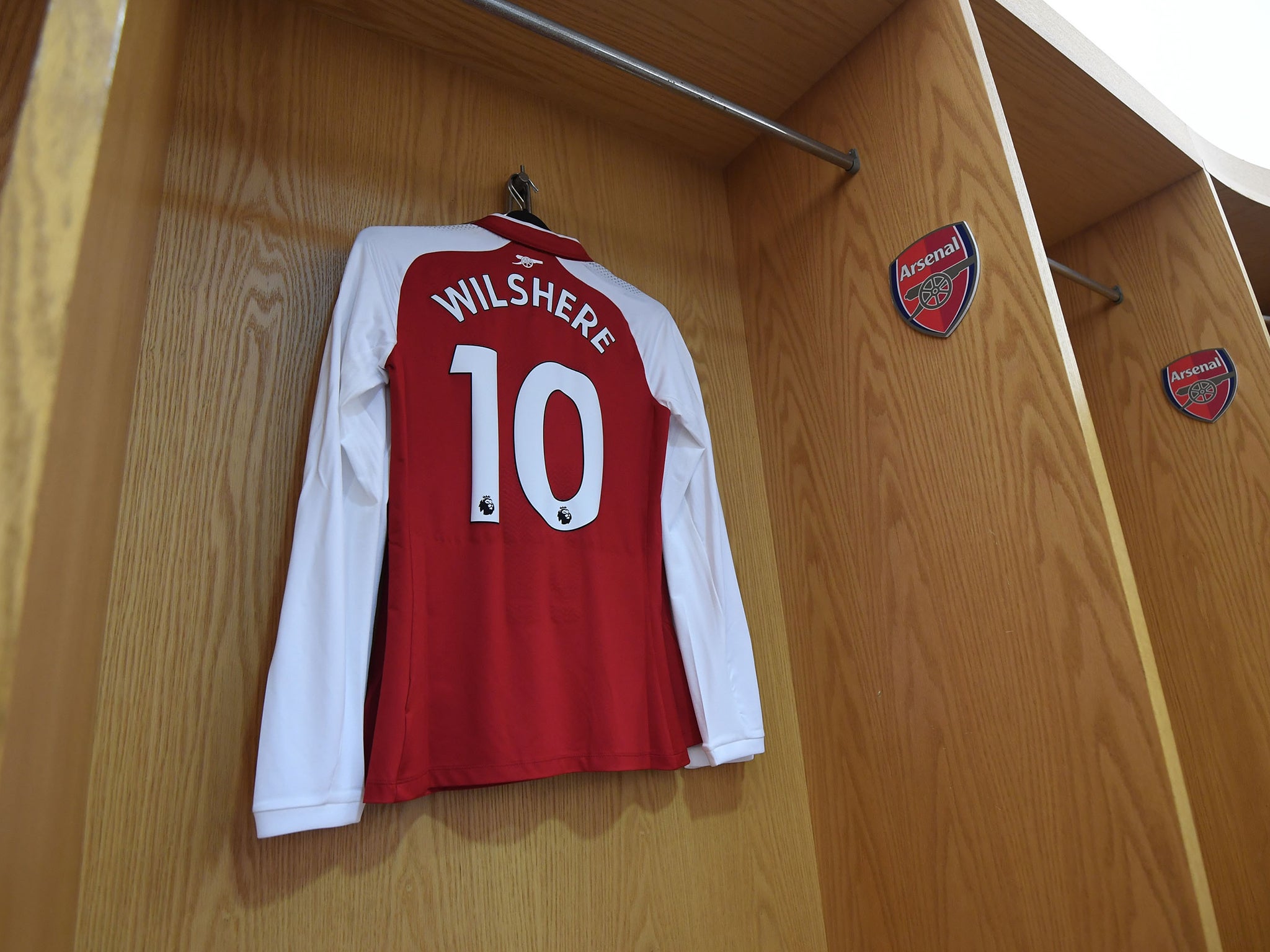 Jack Wilshere relinquished the No 10 shirt by leaving Arsenal last month