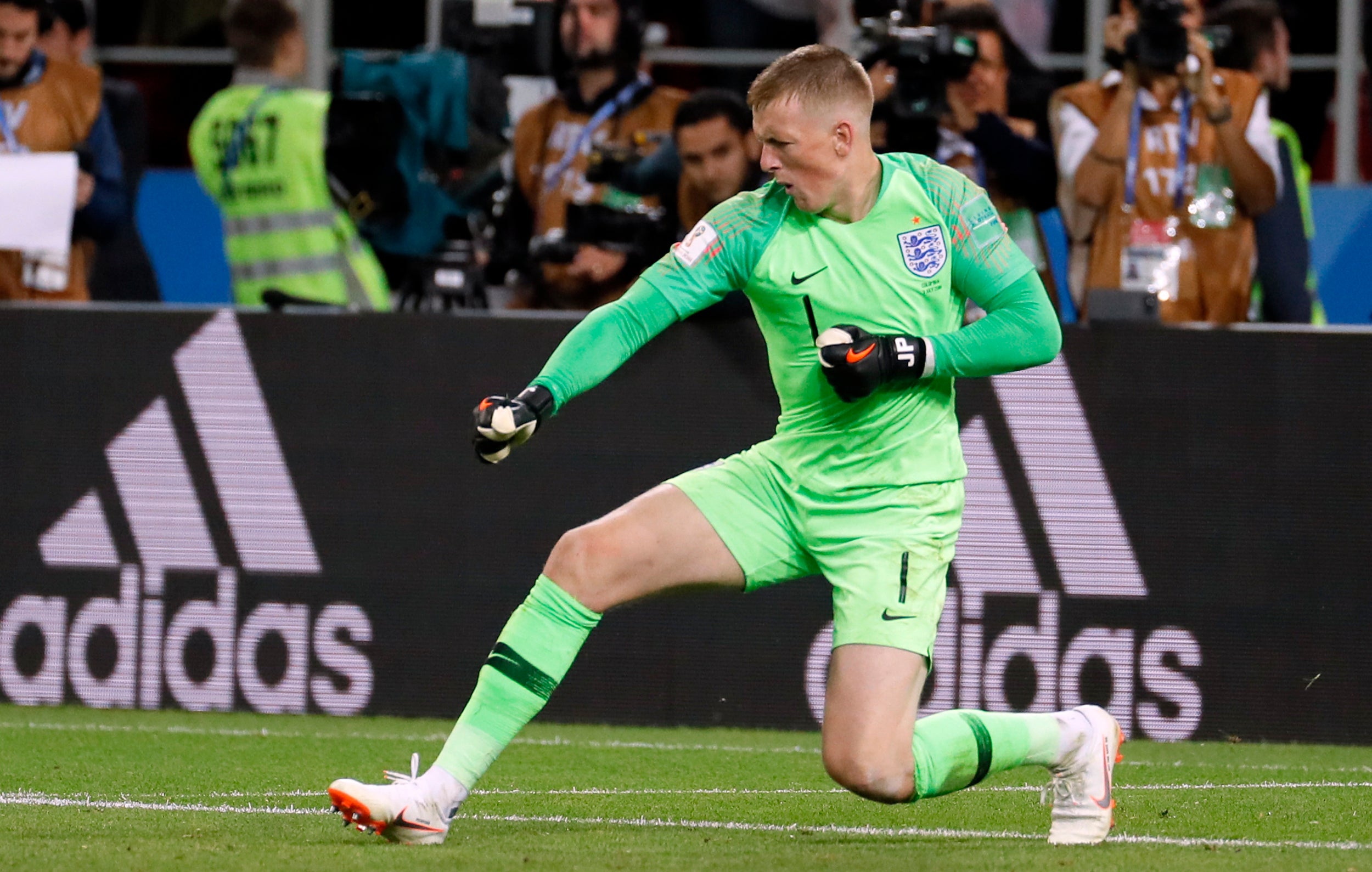 Jordan Pickford celebrates his penalty save