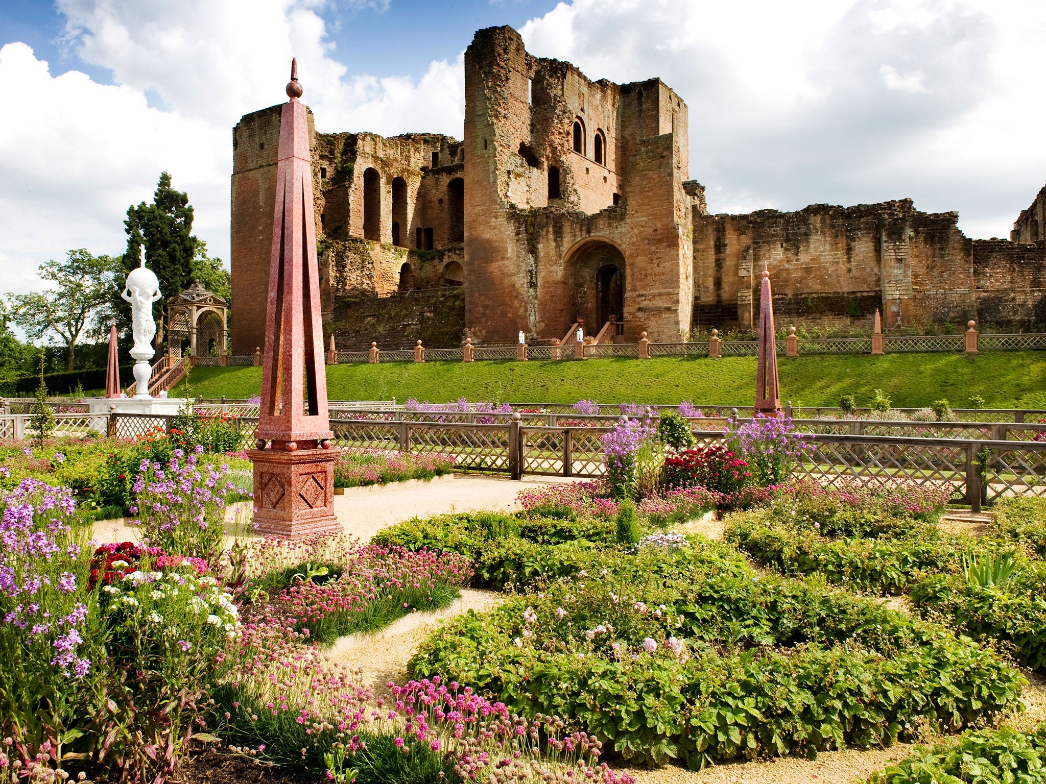 Building Kenilworth Castle on Minecraft