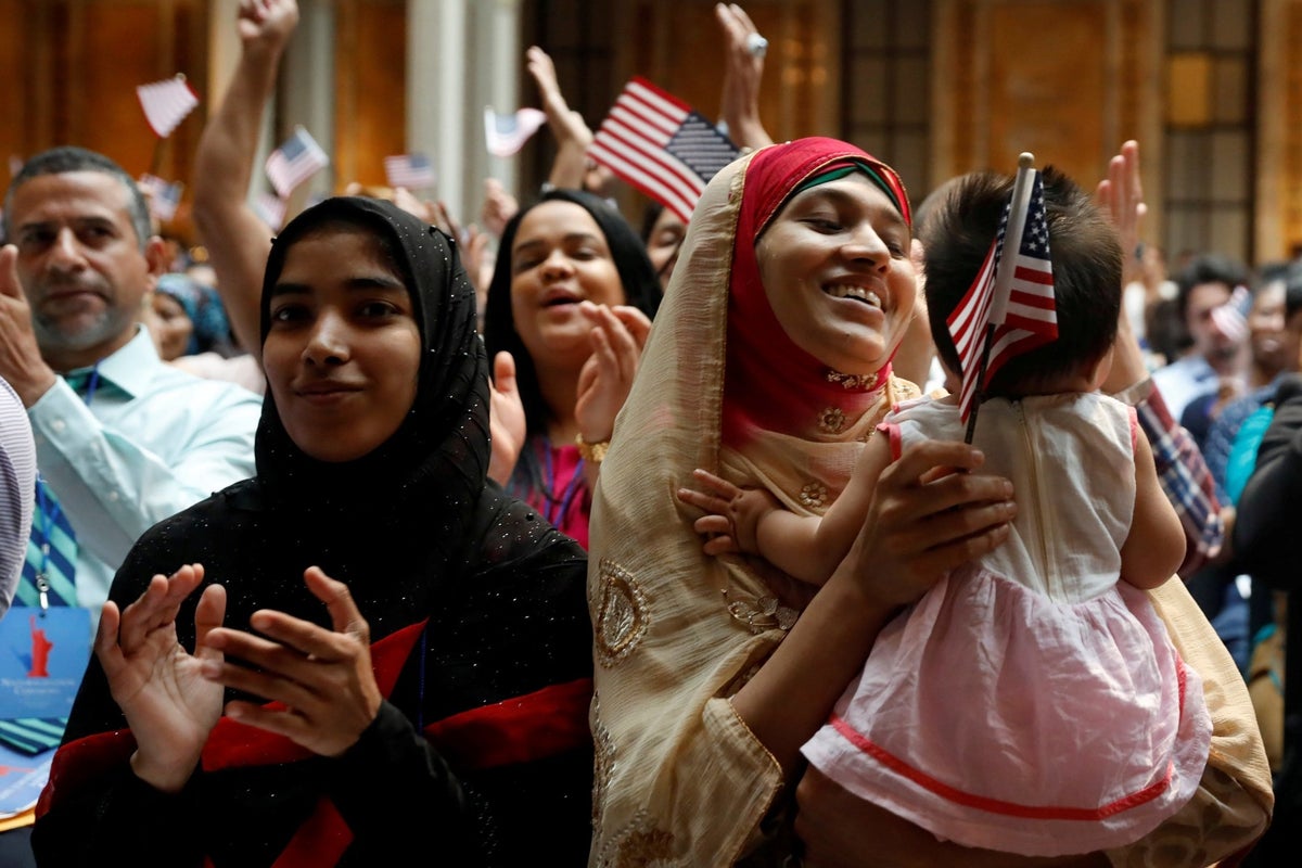 4th July: Nearly 14,000 immigrants will be sworn in as US citizens on ...