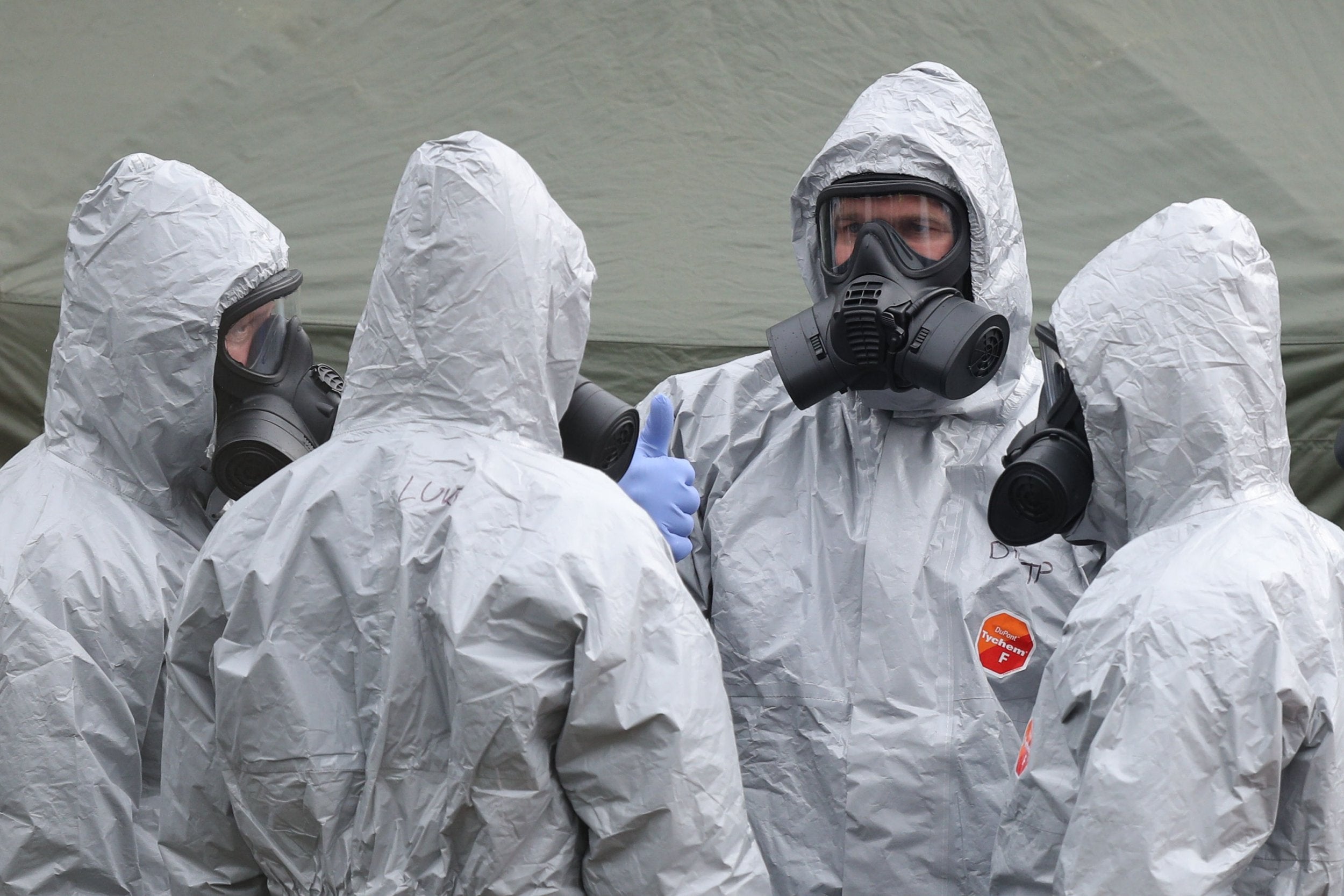 Military personnel investigating the poisoning of Sergei and Yulia Skripal