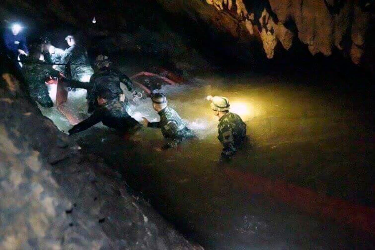 Thailand cave rescue live: No rescue attempt until boys learn to use diving equipment, says top official