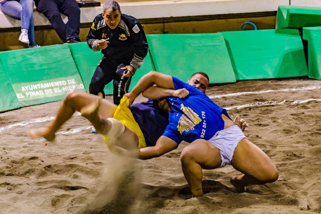 Wrestlers battle it out on El Hierro