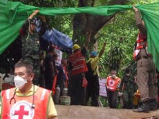 Divers resume efforts to rescue Thai boys trapped in flooded cave