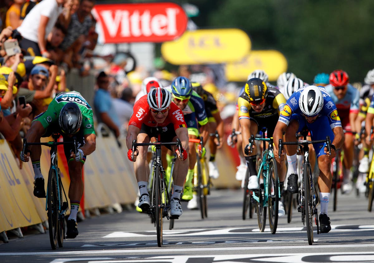 Tour de France 2018: Fernando Gaviria wins stage four in dramatic photo