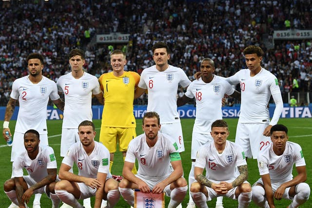 England squad pose for photo before Croatia