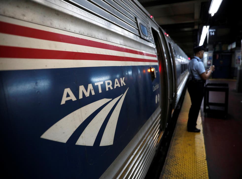 Amtrak conductors subdued a Neo-Nazi who had stopped a train until police officers arrived to the scene an hour later in the remote region of Nebraska. 