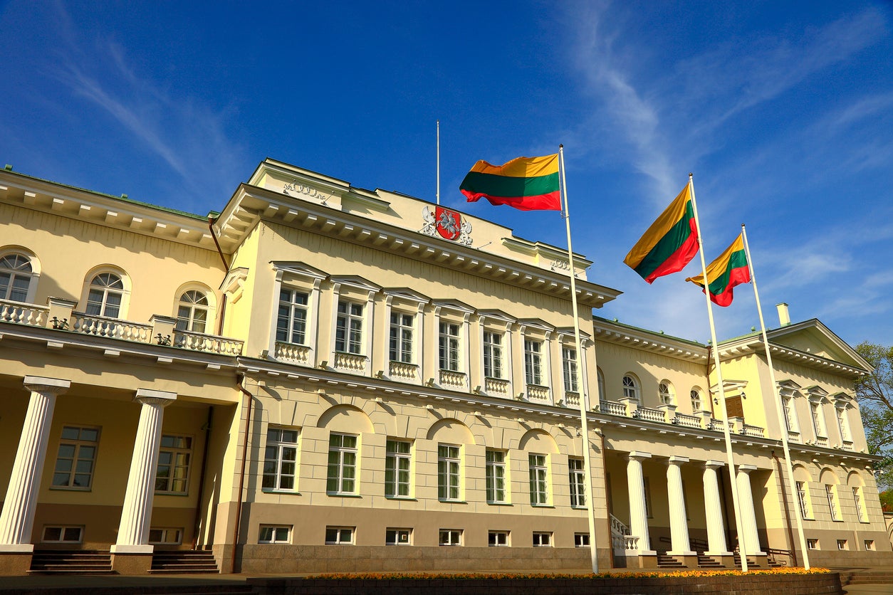 Swing by the Presidential Palace (Getty/iStock)