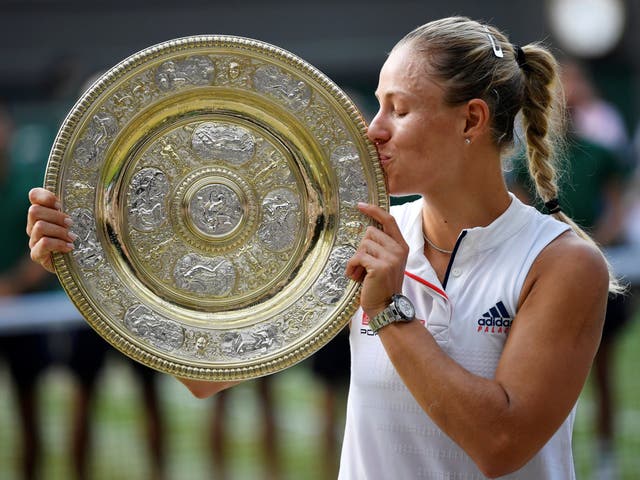 Angelique Kerber holds the trophy