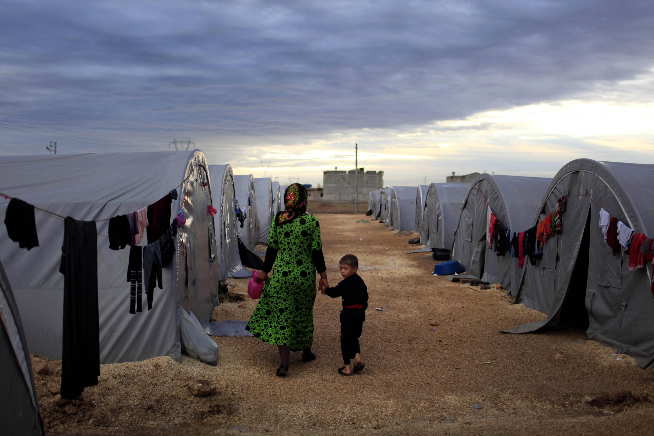 Turkey Has Stopped Registering Syrian Refugees Say Human Rights Group The Independent The