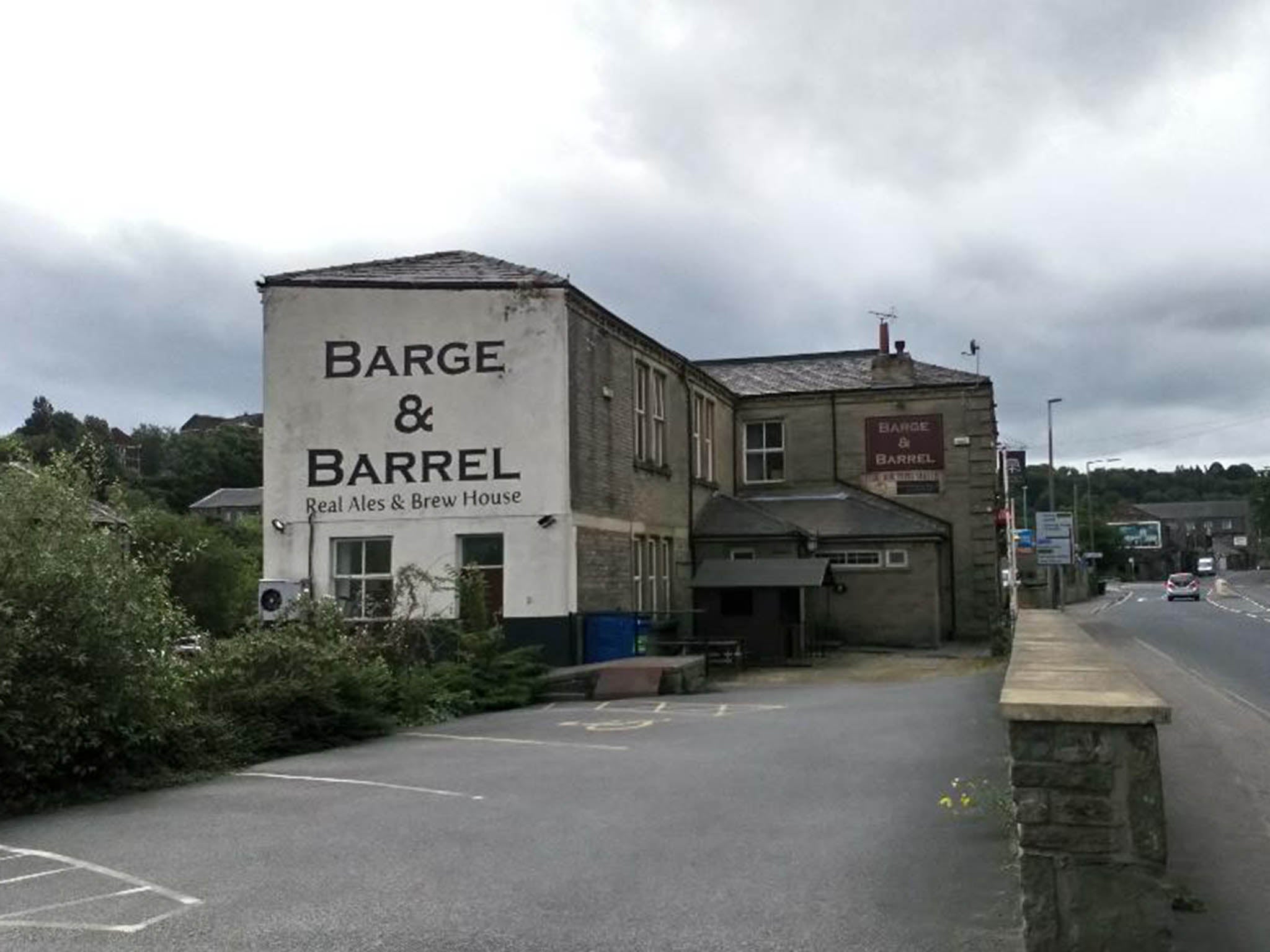 I stopped at the Barge and Barrel in Elland before attending Joyce’s funeral