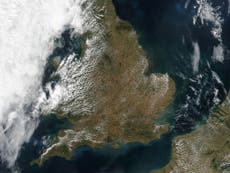 Heatwave turns Britain from green to brown in satellite photos