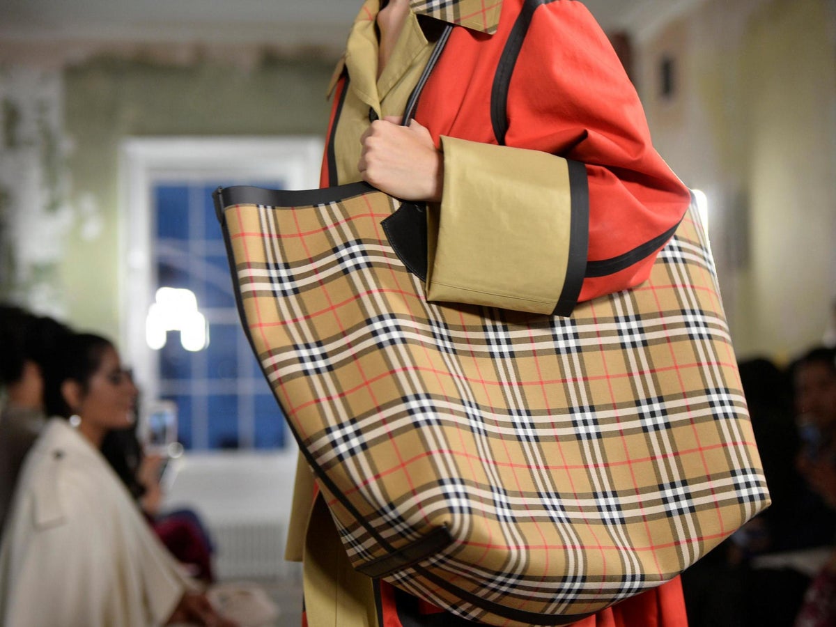 Burberry burns bags, clothes and perfume worth millions - BBC News