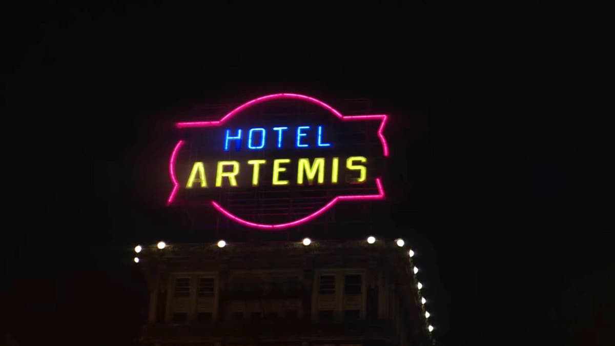 Отель трейлер. Hotel Artemis съемки. Artemis тот самый из библиотеке.