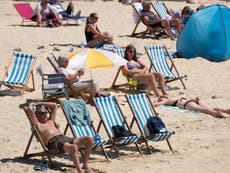 UK weather: Met Office warns people to ‘stay out of sun’ in heat alert