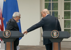 EU president Juncker refuses to hold Trump’s hand