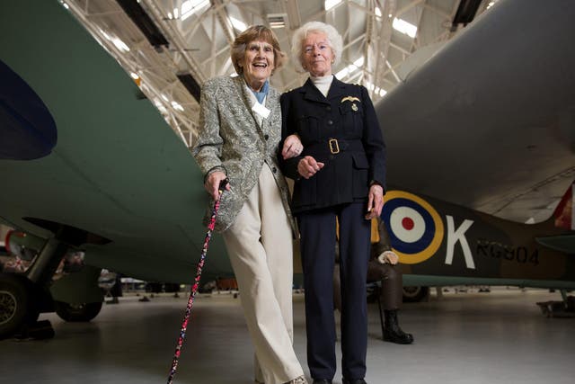 Ellis (right) with Joy Lofthouse, a fellow ATA pilot who died last year