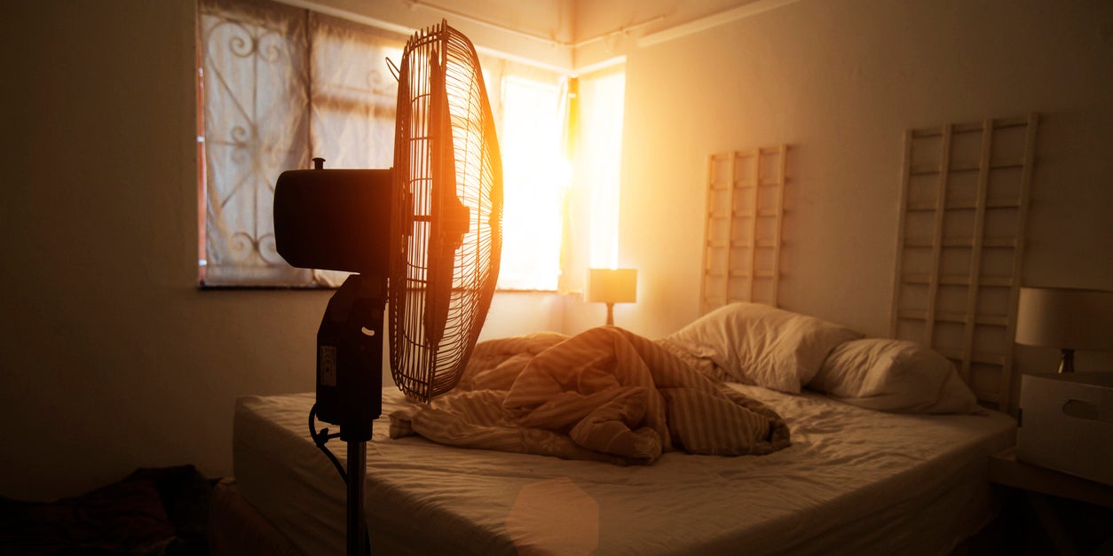 UK heatwave: Why sleeping with a fan on in this hot ...