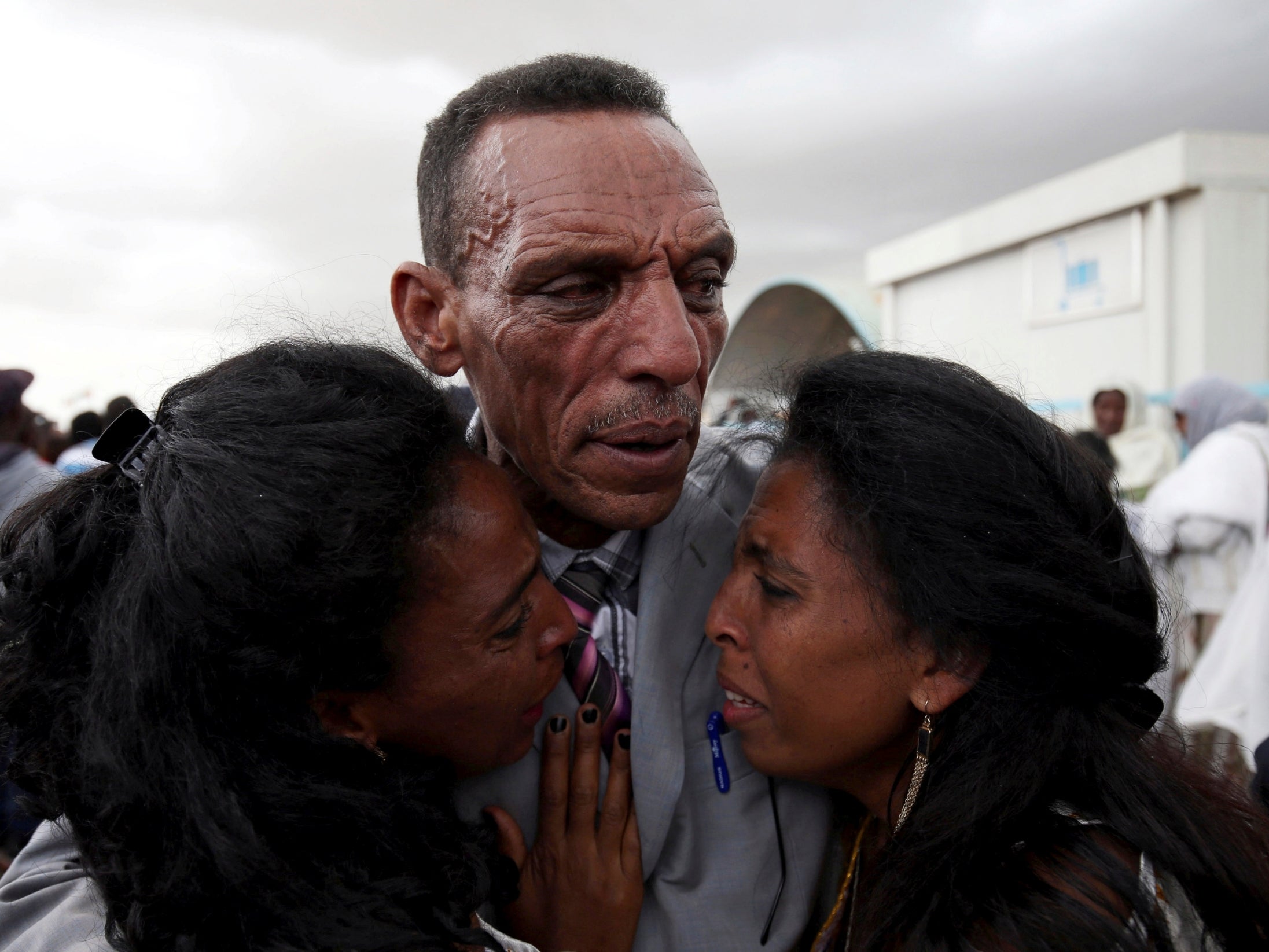 In photos Ethiopian mans reunion with family after being separated by war for 18 years The Independent The Independent