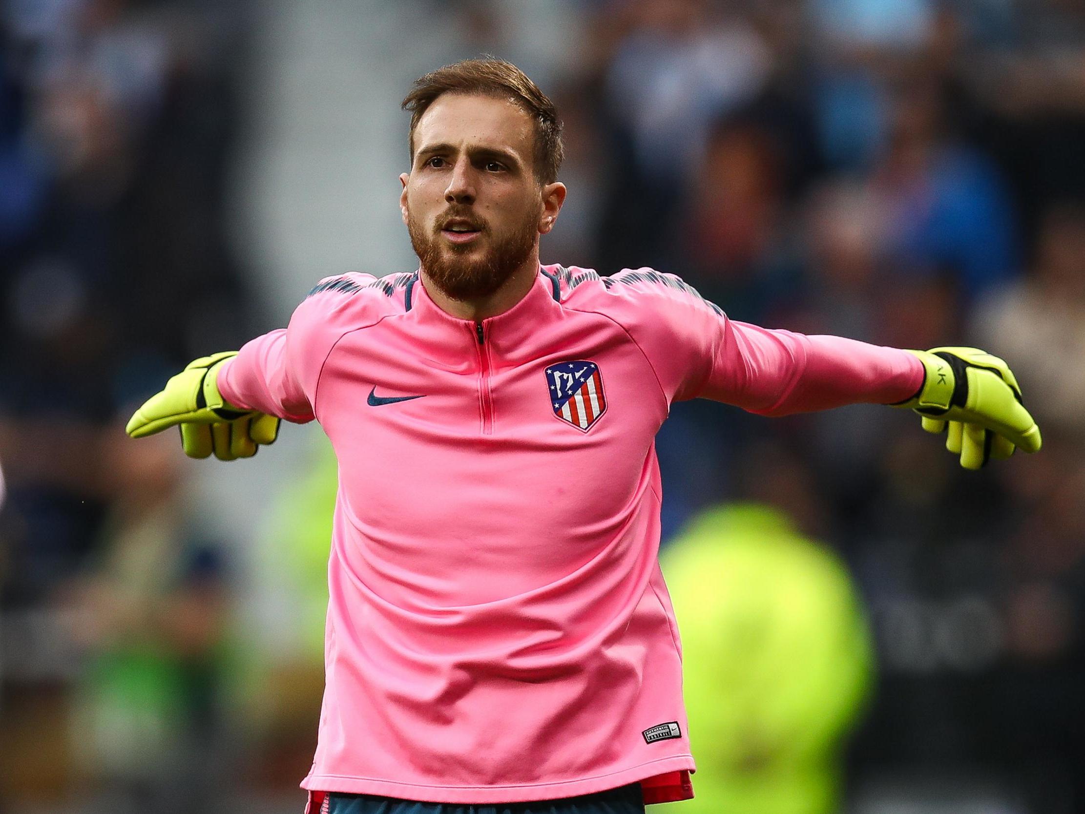 Jan Oblak of Atletico Madrid warms up