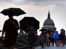 Weather to cool across UK as forecasters warn of bank holiday washout