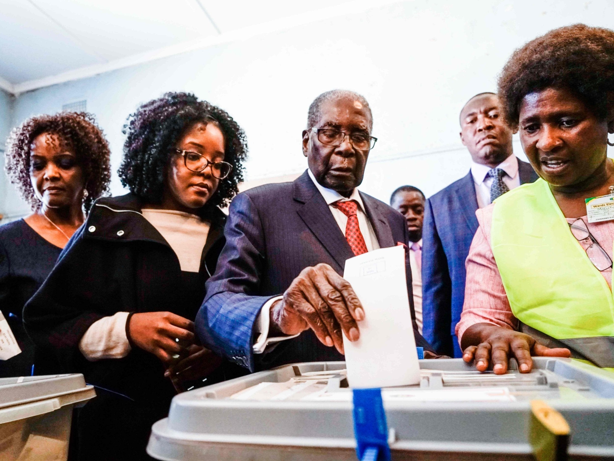 Zimbabwe election LIVE: Opposition party claim victory 'beyond reasonable doubt ' in first vote since ousting of Robert Mugabe