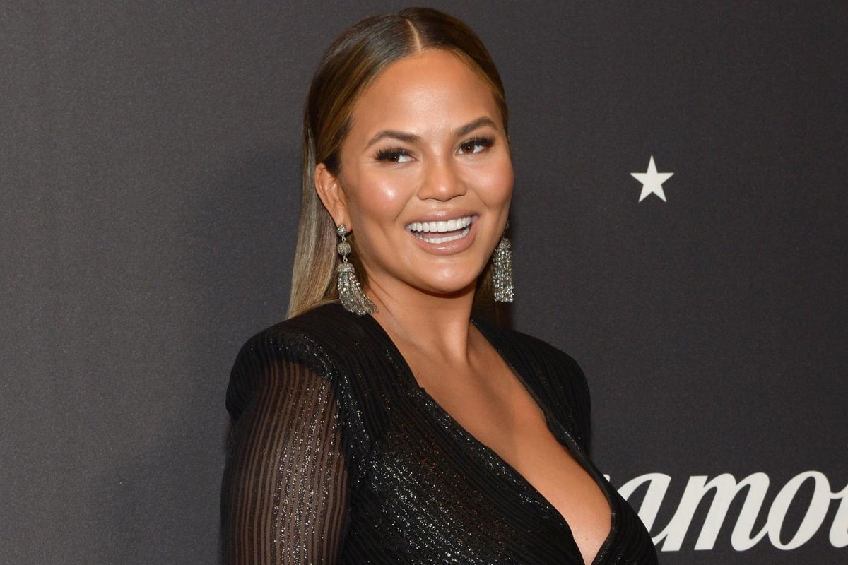 Chrissy Teigen shows off stretch marks and 'mum bod' in inspiring post