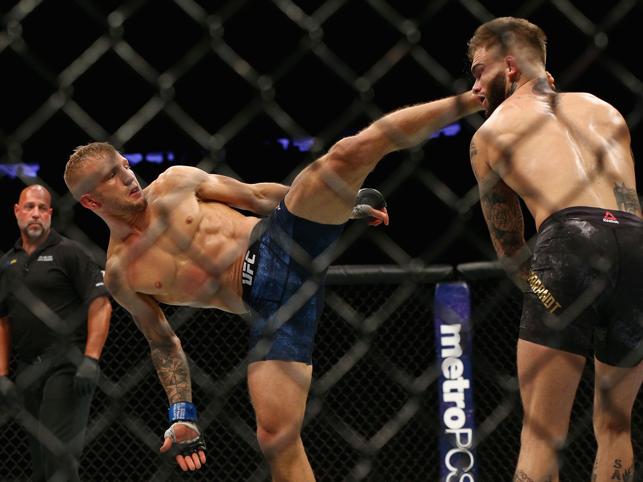 Dillashaw saw off Garbrandt with smart head kicks and end the fight with a counter-hook