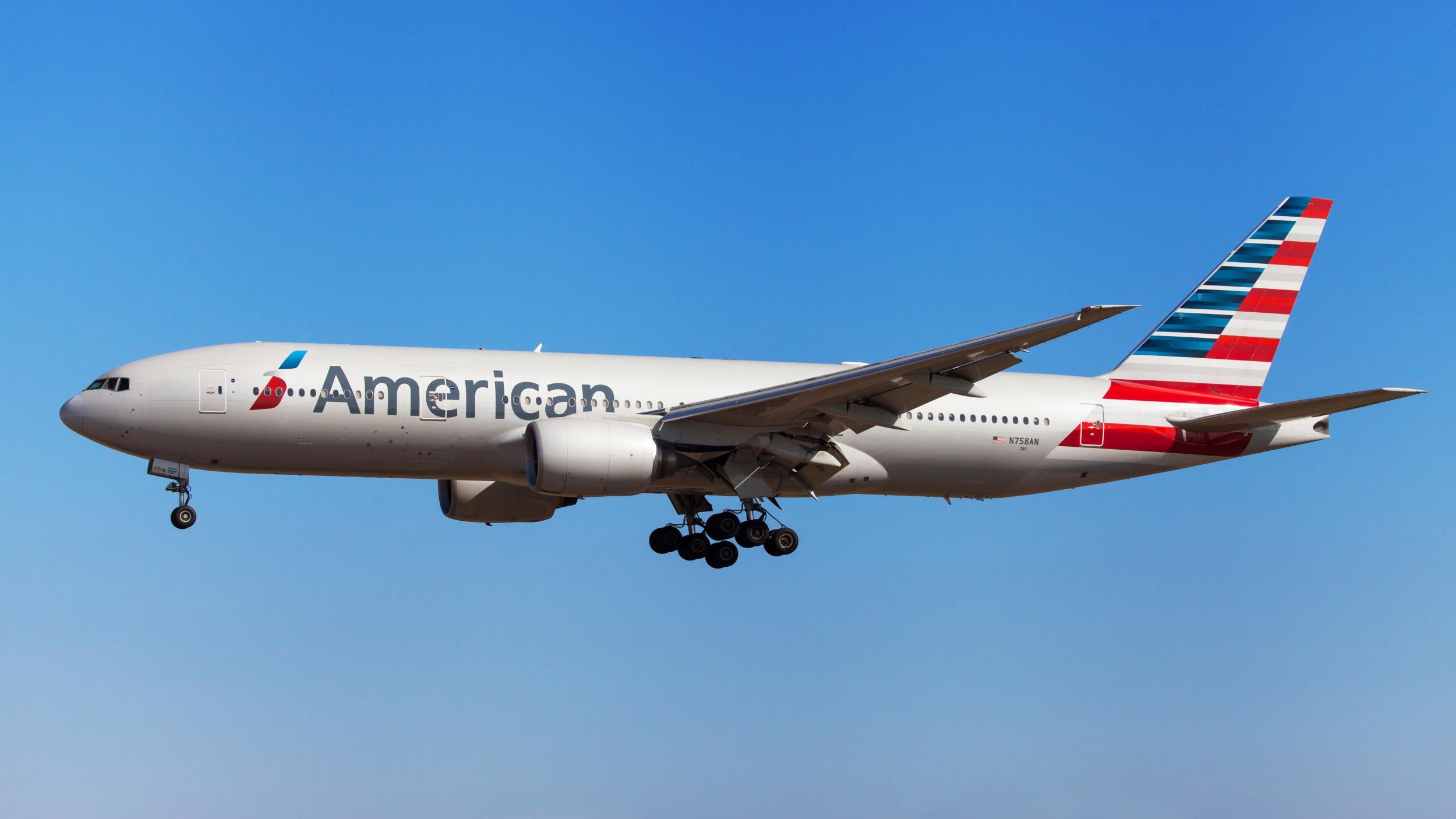 Pressurisation problems force American Airlines Boeing 777 to head