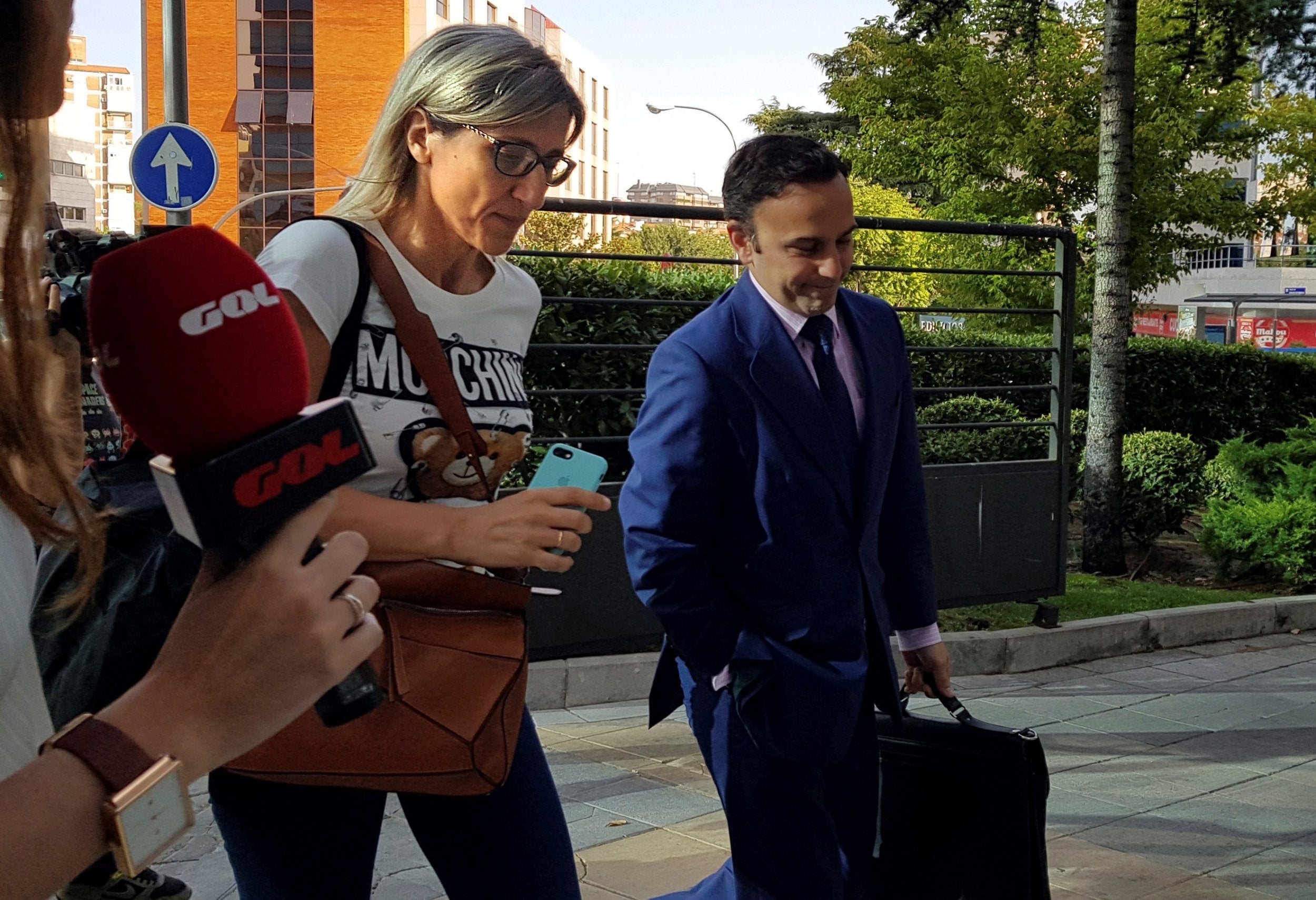 Lawyers of Kepa Arrizabalaga arrive at LaLiga headquarters to pay his release clause