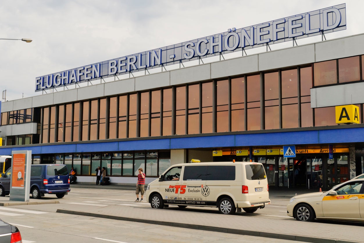 968px x 681px - Berlin airport evacuated after police mistake sex toy for a ...