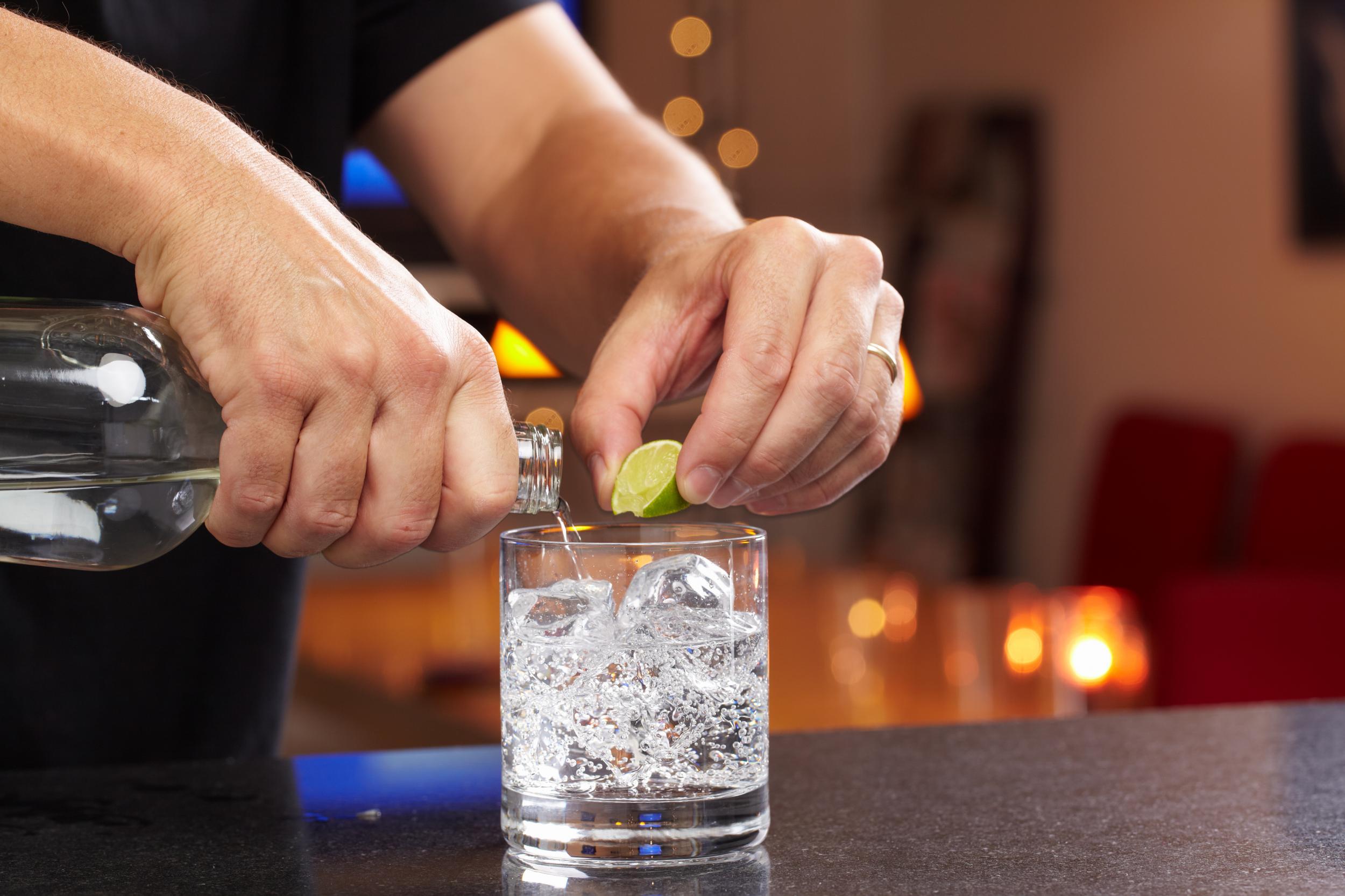 How to make the perfect gin and tonic (Stock)
