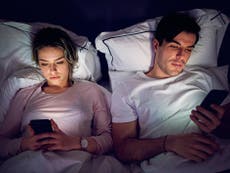 Parents should 'leave phones on kitchen table at night to set example'
