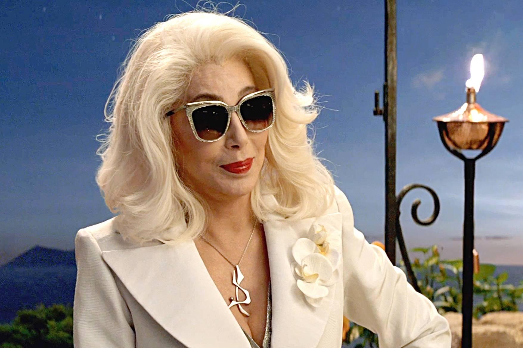 Right Here She Goes Once More Mamma Mia 2 Star Cher To Promote English Country Style Hollywood House For 1 95m Uk Pressit