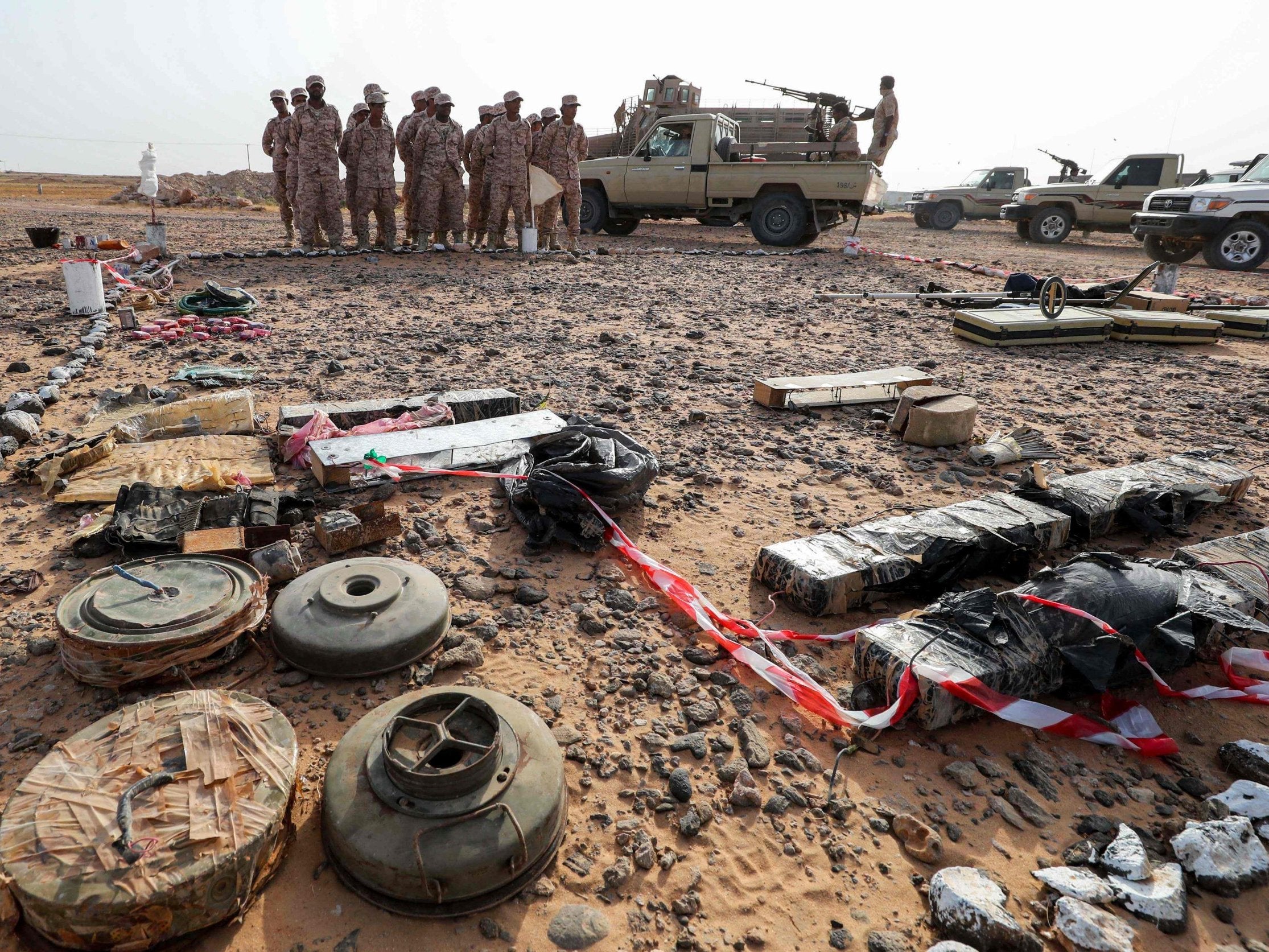 Yemeni soldiers loyal to the Saudi and UAE-backed government attending a mine clearance and dismantling training at a centre funded by the UAE armed forces in Mukalla