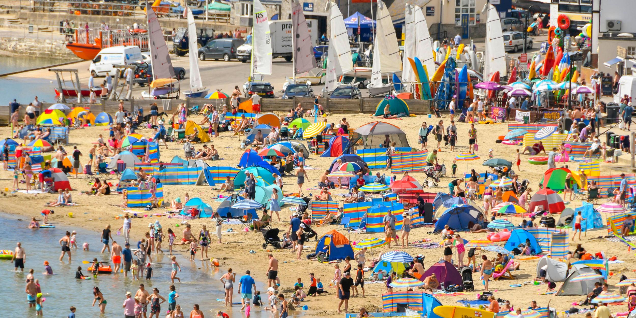 UK Weather Researchers Say That The Abnormally Hot Weather Might Last 