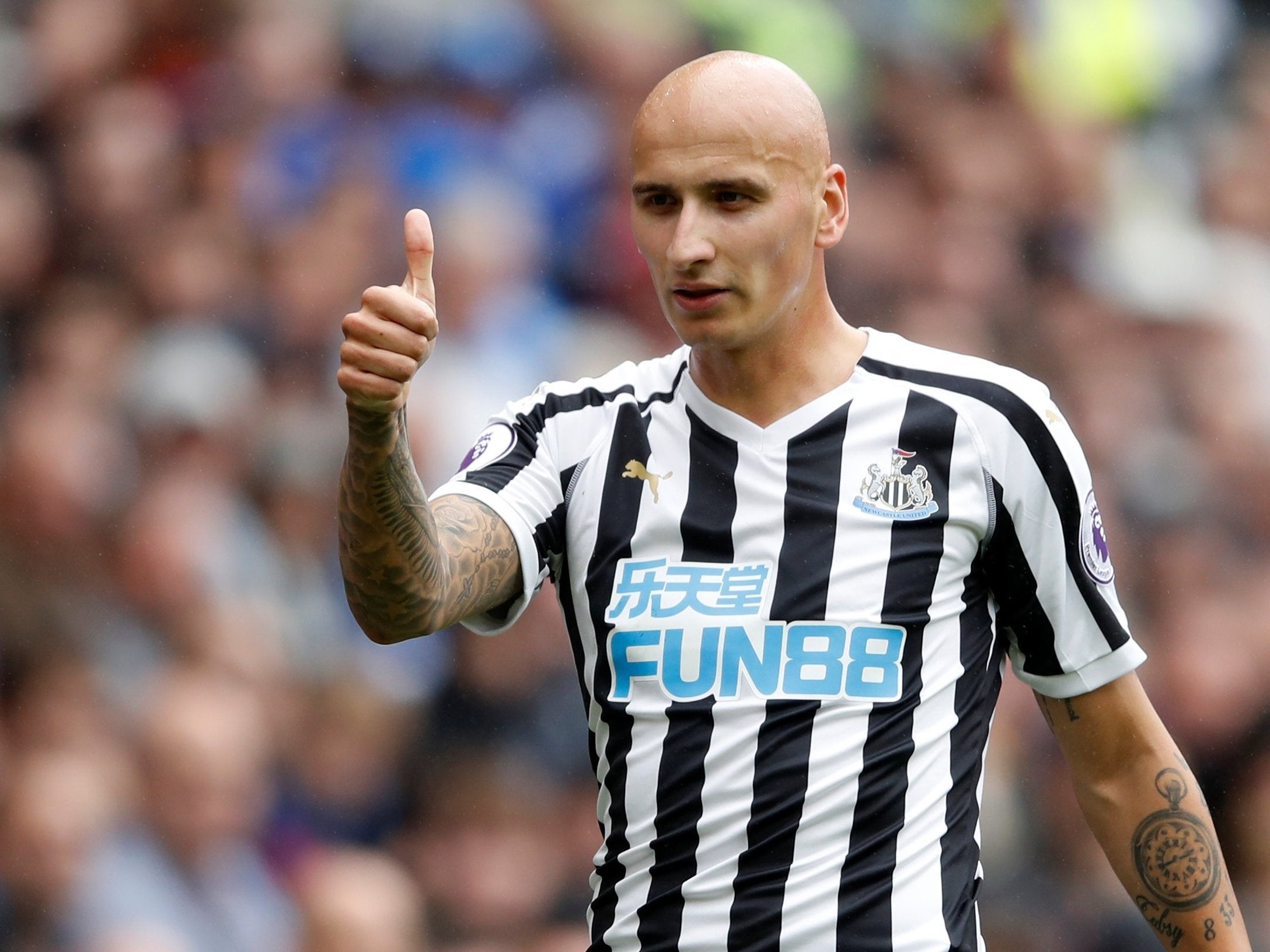 Newcastle United midfielder Jonjo Shelvey to travel to Barcelona for ...