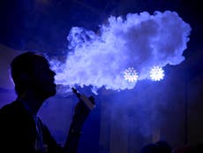 Government encourages smokers to switch to vaping