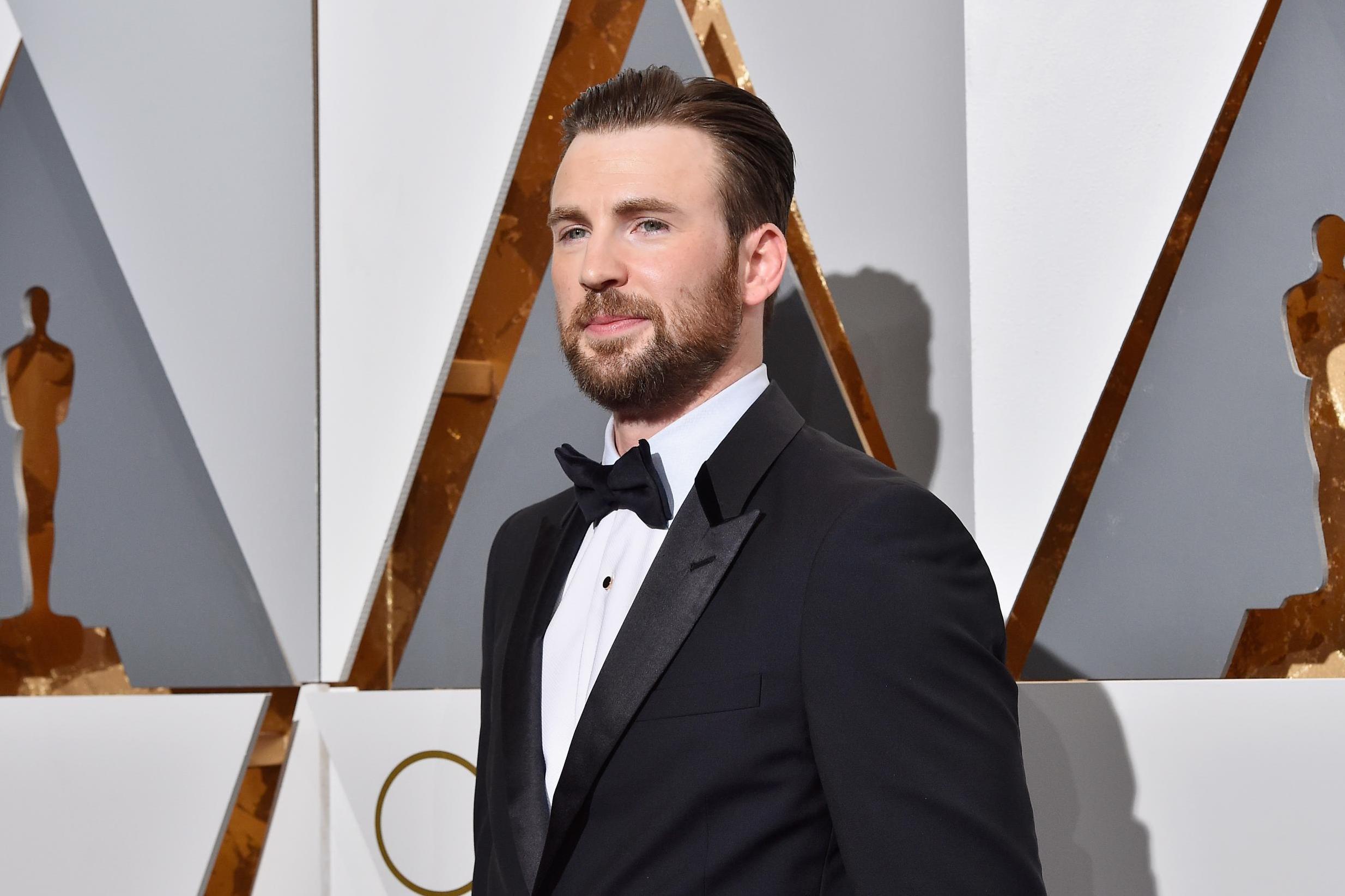 Chris Evans calls out Trump on Twitter (Getty)