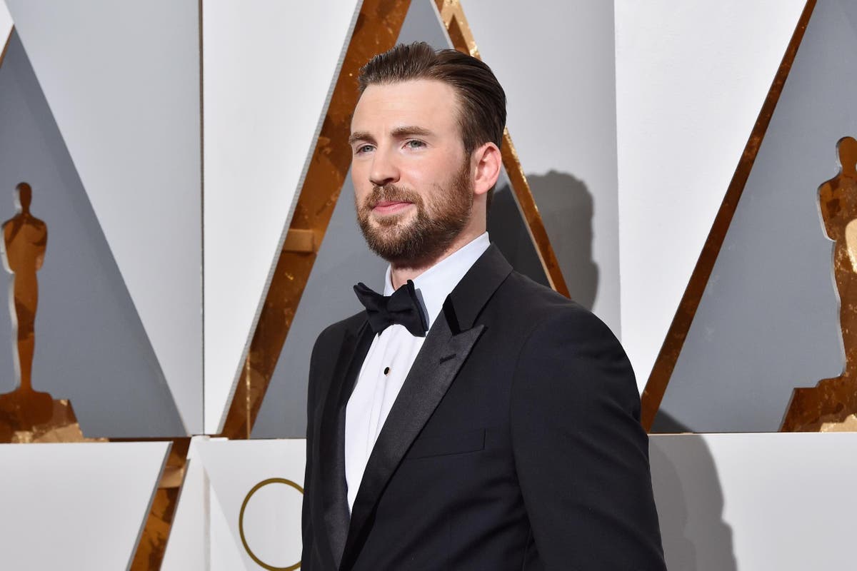 Chris Evans accidentally leaks nude photo on Instagram | The Independent