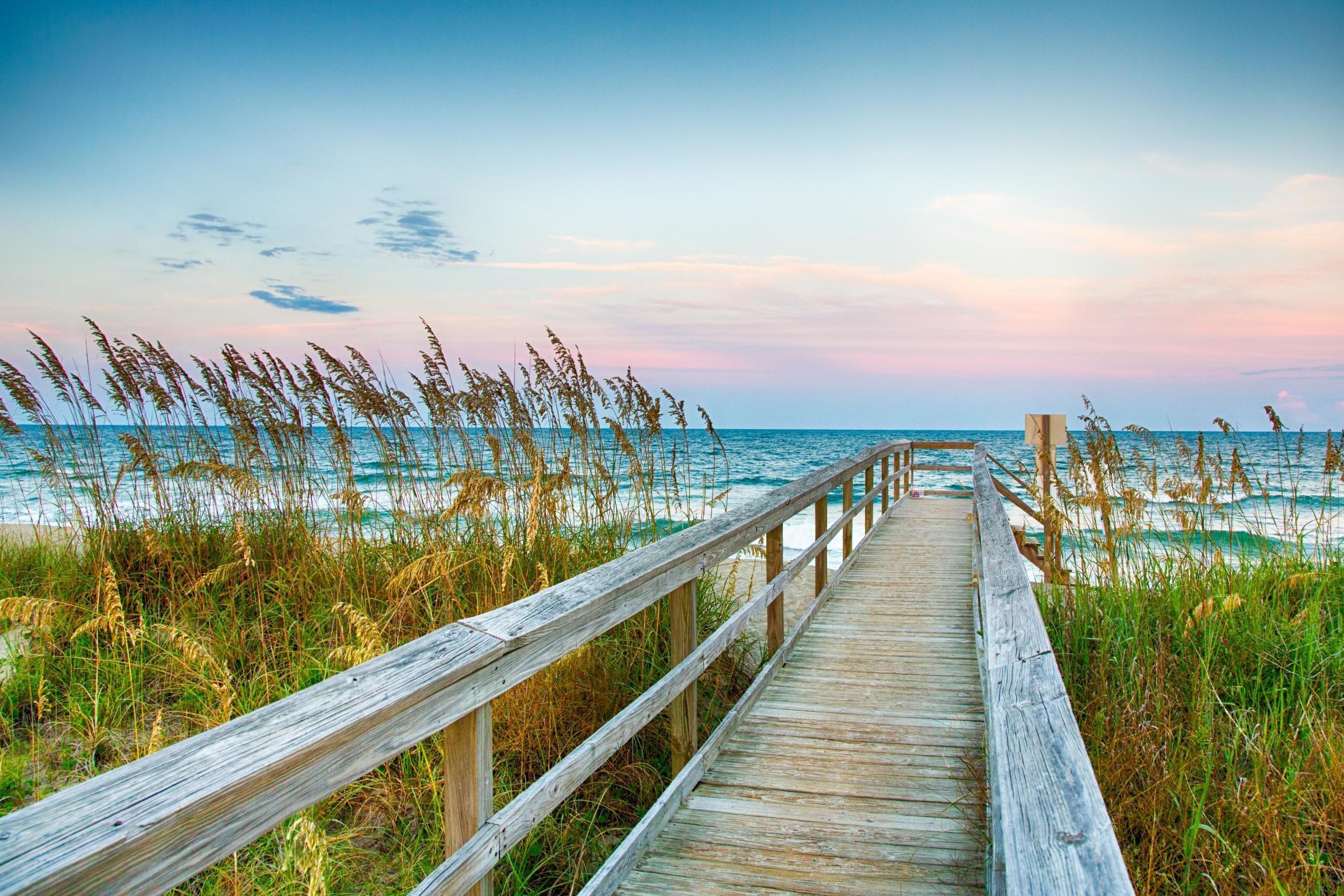 Travel to Charleston for a scenic, relaxing Labor Day weekend (Stock)