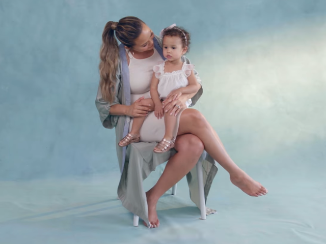 Chrissy Teigen appears in Pampers Pure commercial with daughter Luna