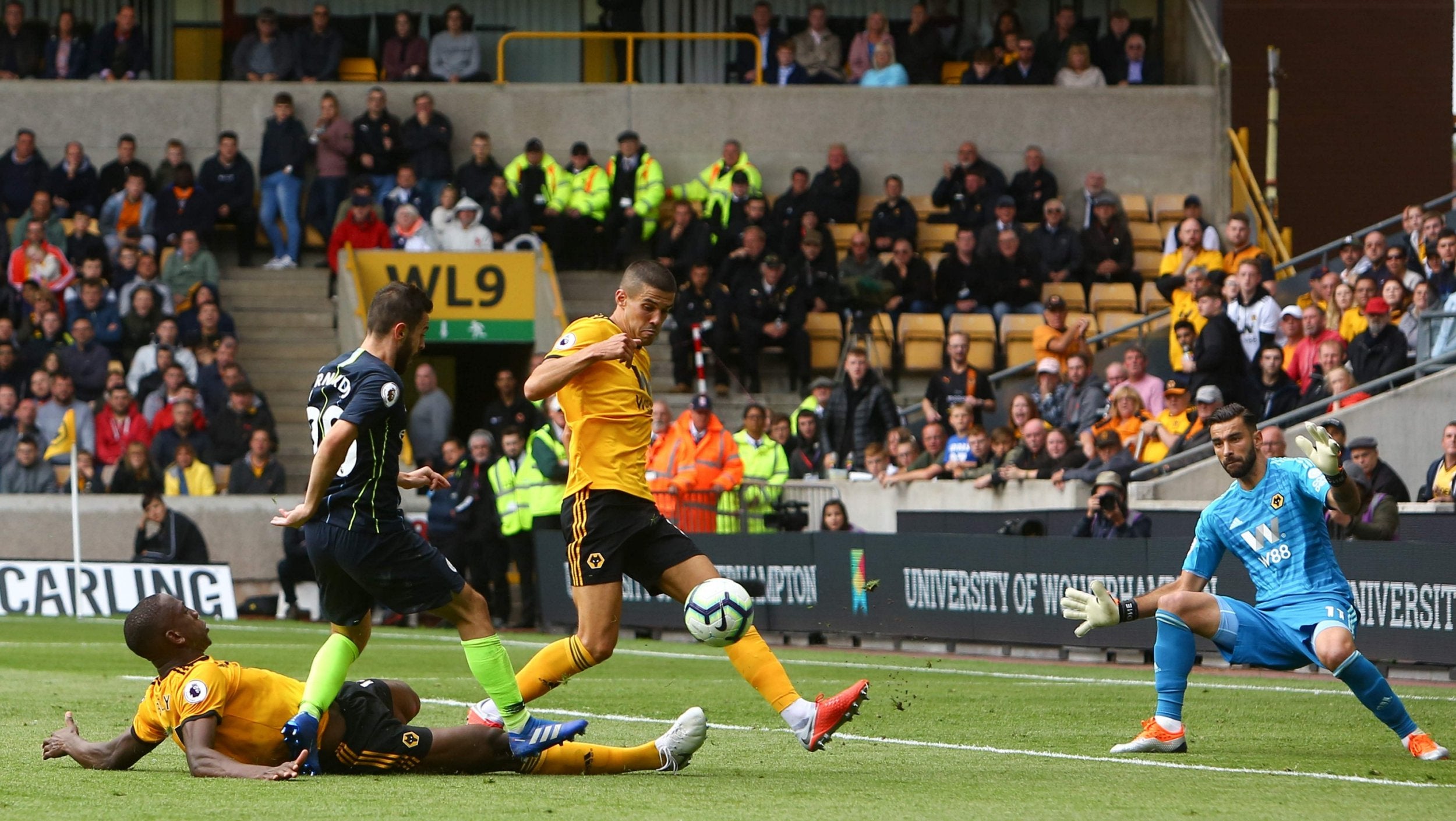 Wolves defended doggedly when City broke forwards