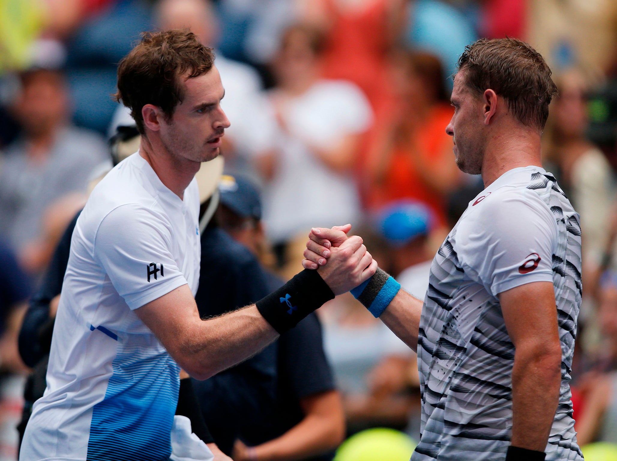 Andy Murray and James Duckworth shake hands