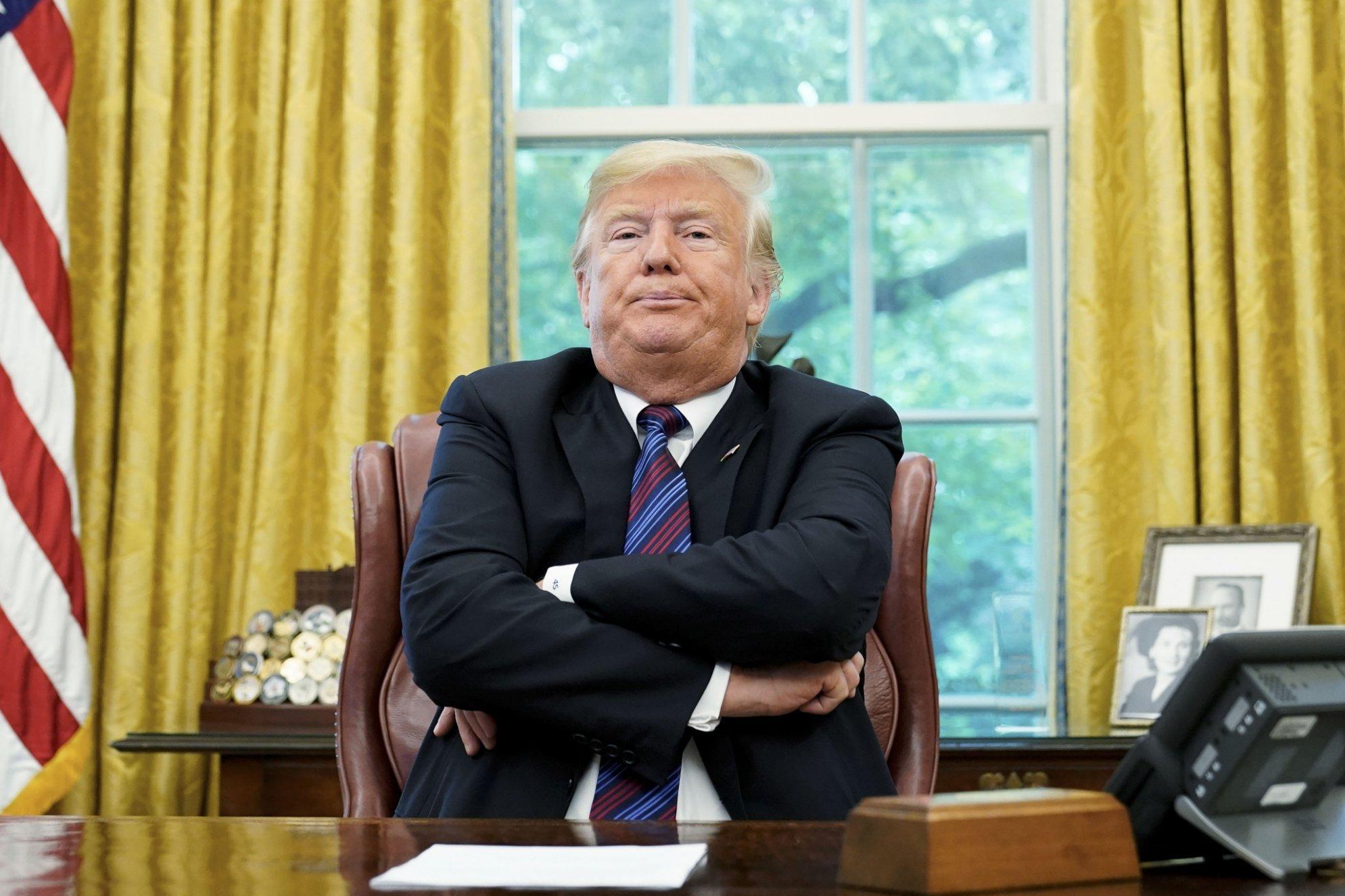 Donald Trump struggles with speakerphone on a call to Mexican president Enrique Peña Nieto