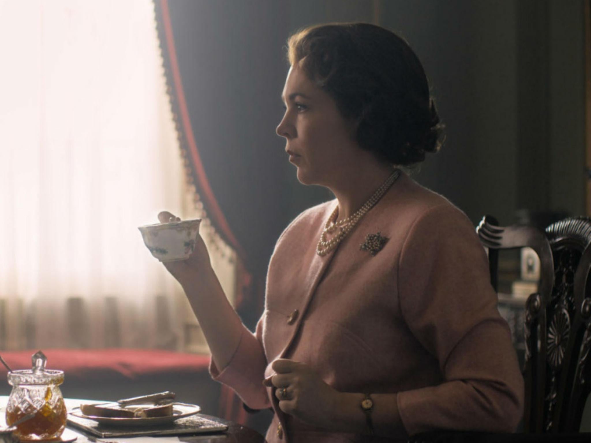 Olivia Colman takes over in 'The Crown'