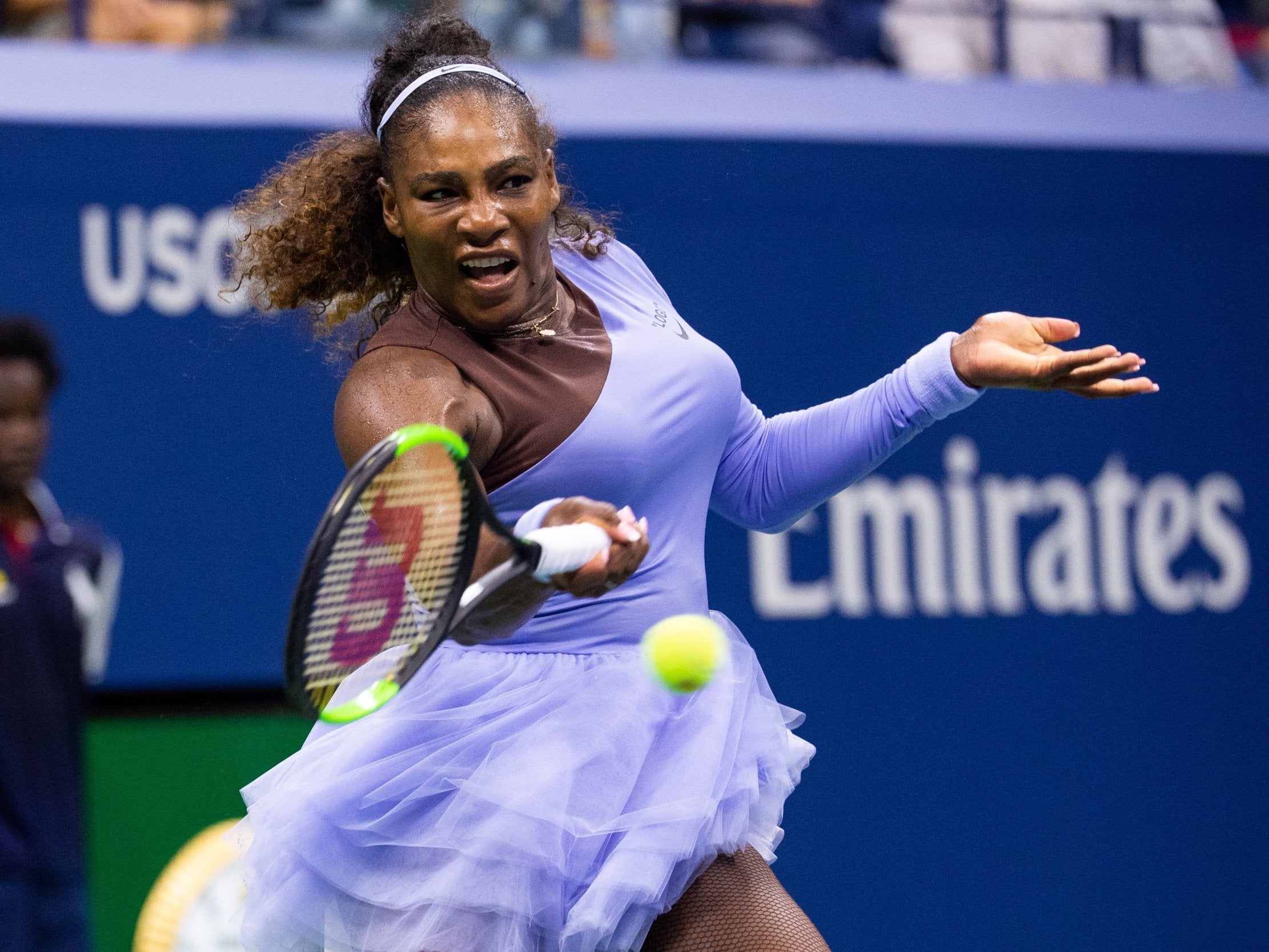 Serena Williams beat Carina Witthöft in straight sets to reach the US Open third round